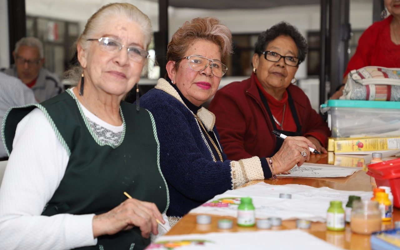 BRINDA FUNDACIÓN “EL PUEBLITO DE LOS ABUELOS” ATENCIÓN INTEGRAL PARA